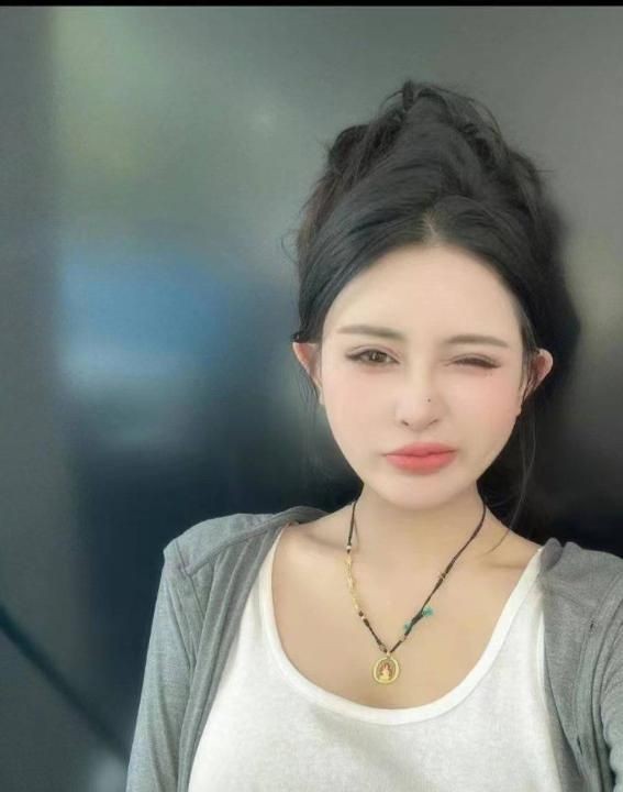 气质高挑服务系小姐姐