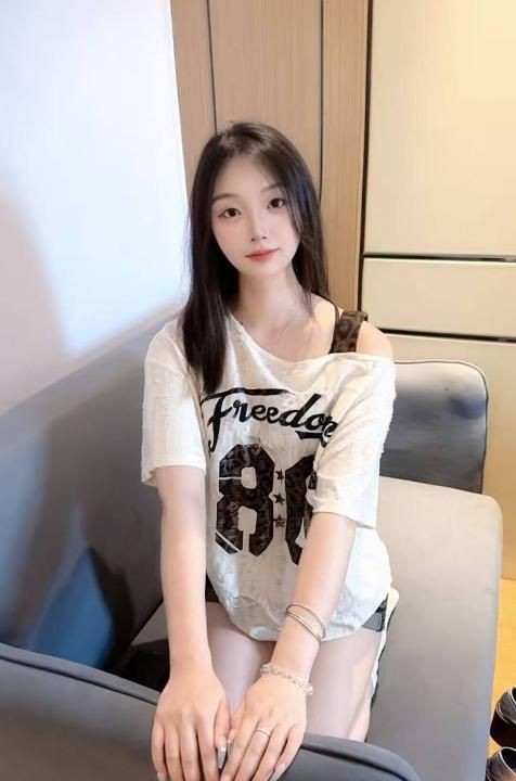 风情服务系妹子