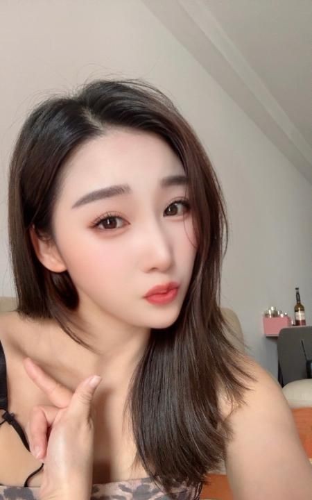 萧山健身大胸美女