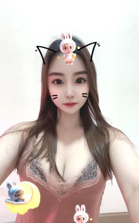 皮肤白水多性感妹子