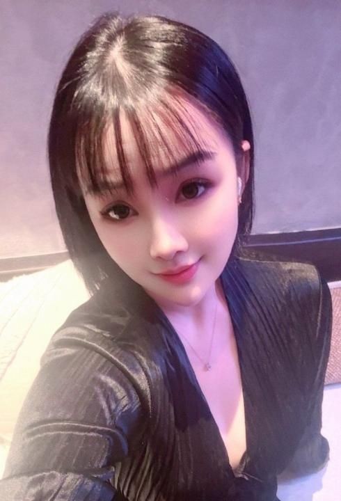 服务系蜜桃臀梨子