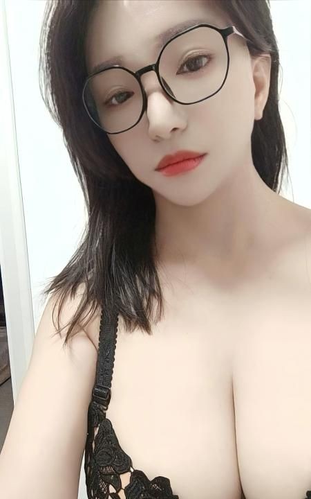 上城D奶巨乳少妇小画