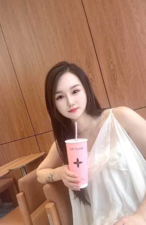 甜美热情颜值靓妹