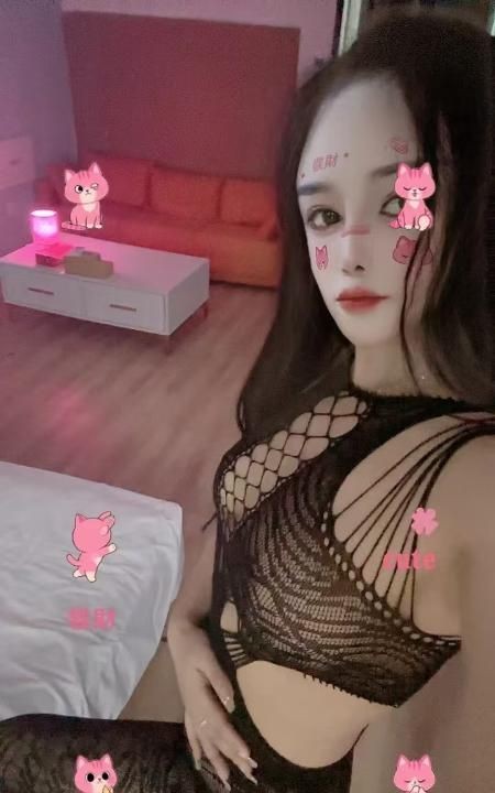 贴身艳舞调情笨女人