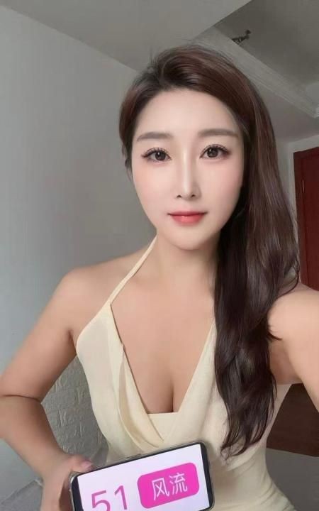 萧山健身大胸美女