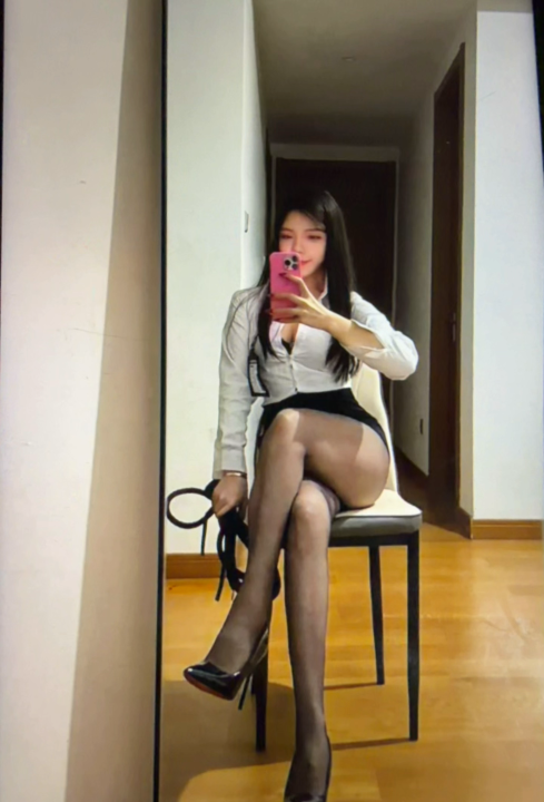 新吴Luna台湾妹妹
