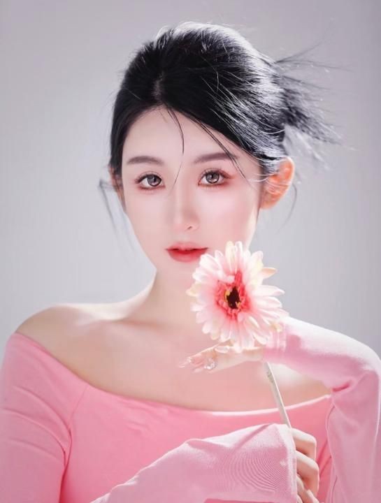 金多多美女