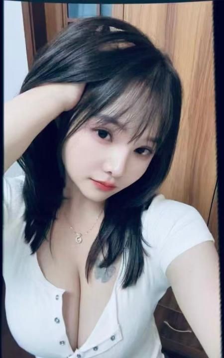 巨乳波霸小骚妹