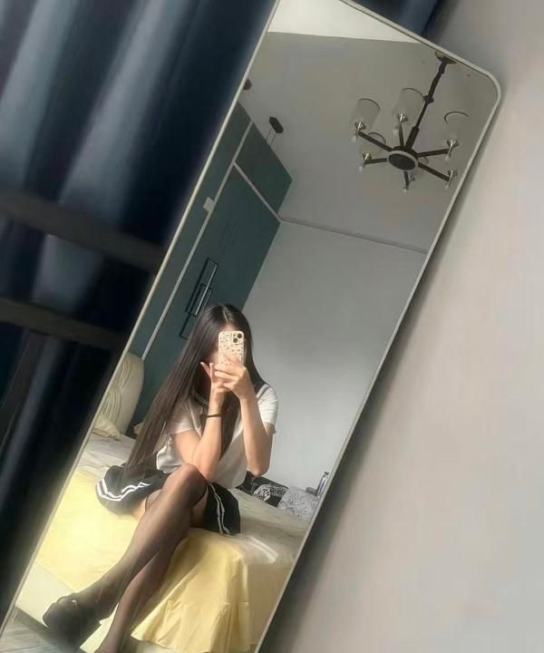 有颜有身材的兼职小妹