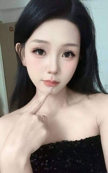 00后娇嫩小骚货