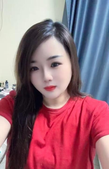 大奶服务系妹子
