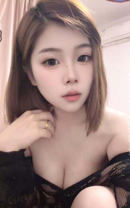 短发大白屁股嫩妹