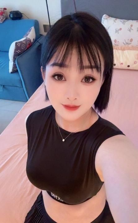 上城服务系蜜桃臀老师