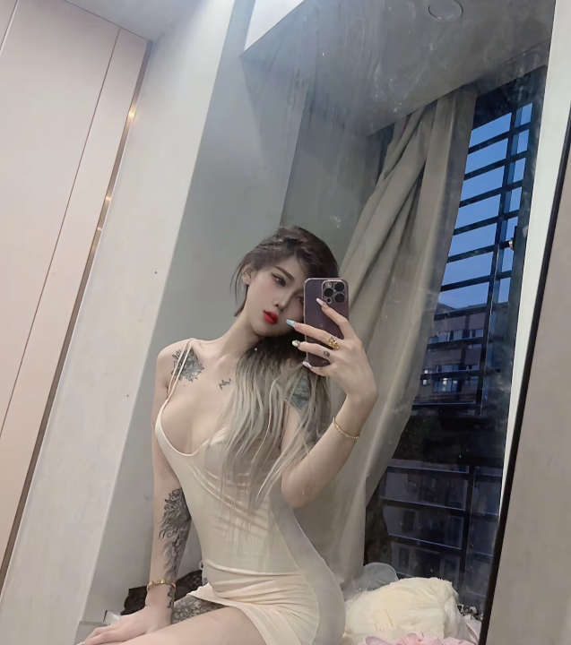 二刷青秀纹身妹