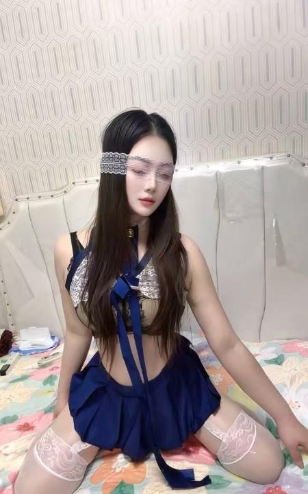 上城大胸美女佳佳