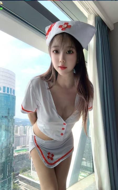 舌吻S型瑜伽老师