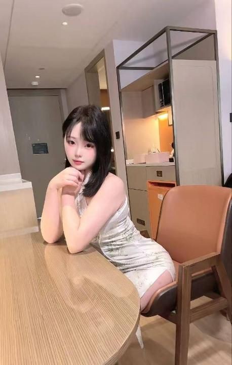 上城性感翘臀七七