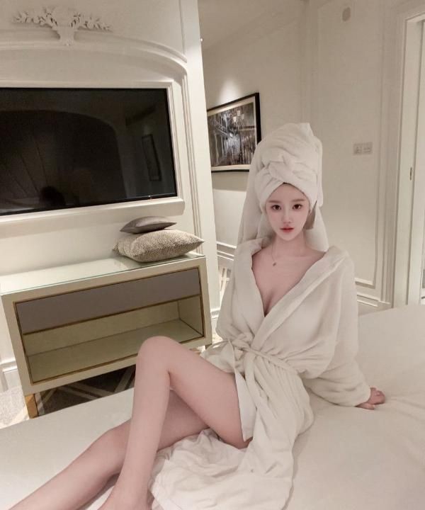 南山温柔性感美臀老师