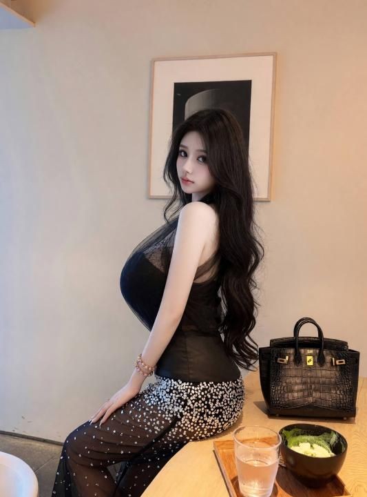 巨乳G奶颜值蜜蜜老师