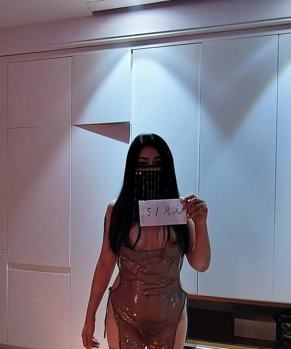 黑丝大奶骚御姐