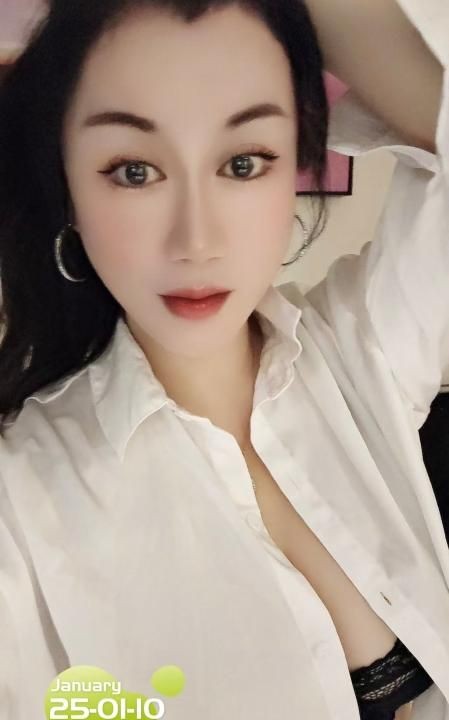 粉奶巨乳莎莎