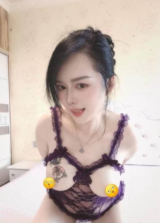 临平风骚吃鸡母狗