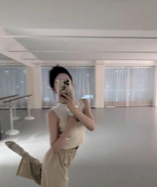 兼职舞蹈老师抹茶