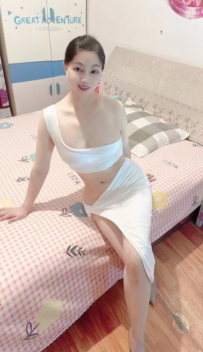 长腿美艳少妇