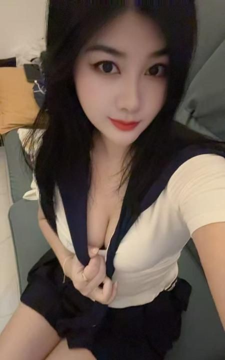 龙华大奶萌萌