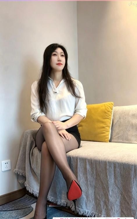 丝足SM肥臀少妇
