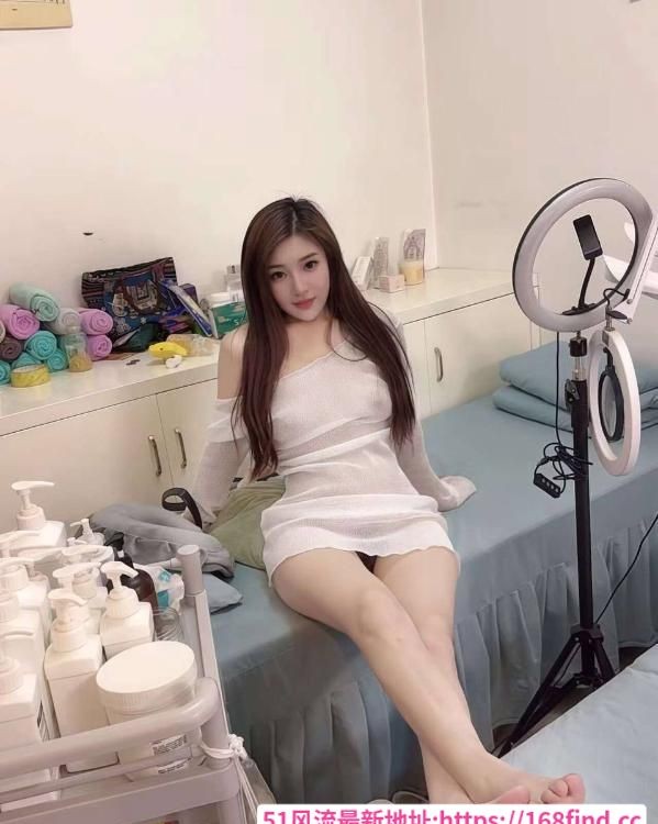 肥臀巨乳骚逼体验