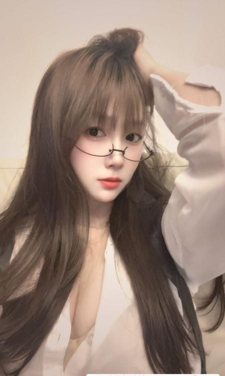 丰臀颜值小姐姐