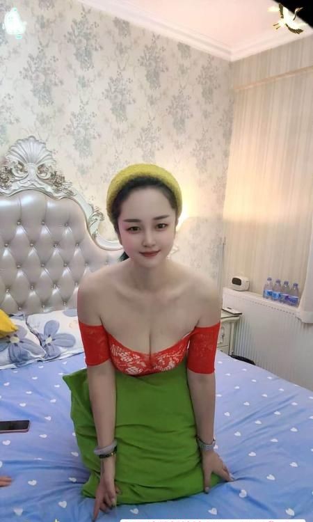 光谷妩媚多姿乐乐