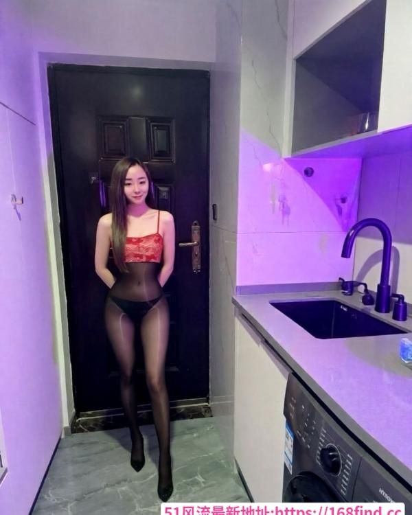 蜜桃臀少妇糖果