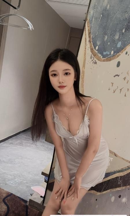 性感A4腰长腿嫩妹