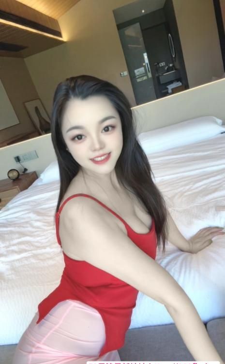 性感丰满少妇狐媚娘