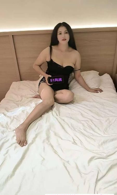 性感长腿花花妹