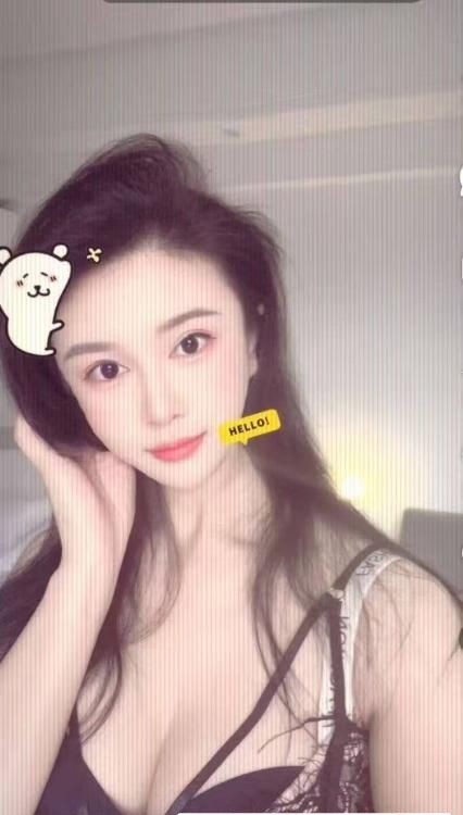 曹路前凸后翘粉嫩敏敏