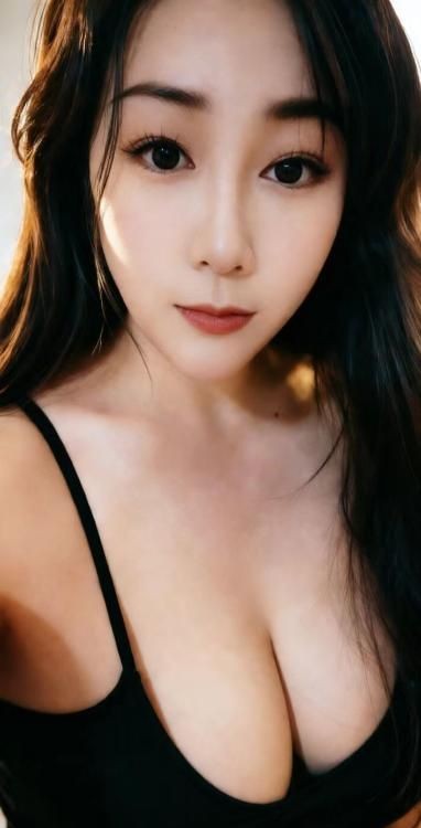 sm贱母狗回来了