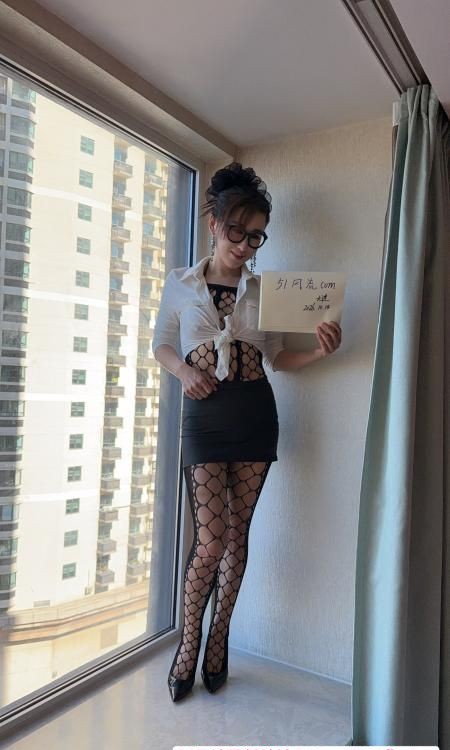 蝴蝶紧致骚安妮