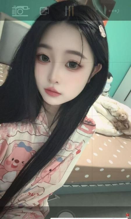 肤白貌美性感美胸国宝