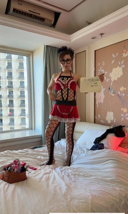 蝴蝶紧致骚安妮