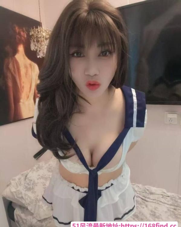 制服黑丝嫩妹