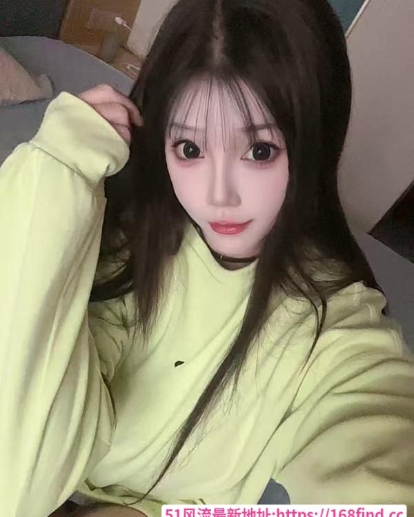 江岸的长腿大美嫩妹
