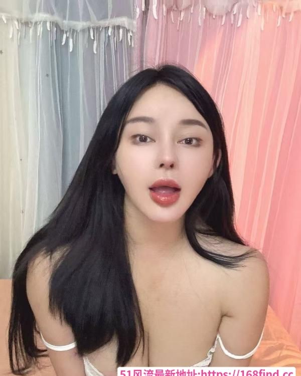福田前凸后翘妹子
