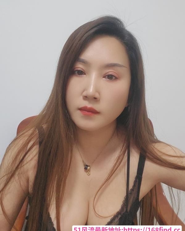 梅花园气质御姐