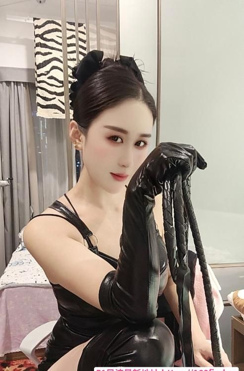 苏西御姐范女王