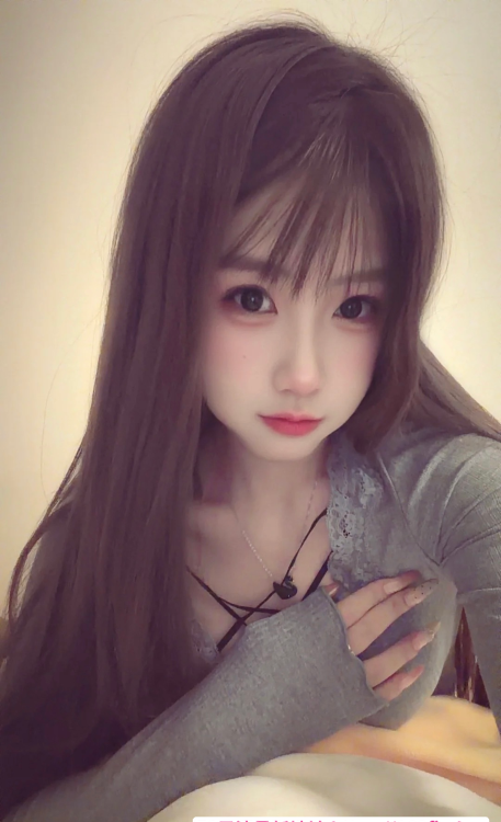 金水风骚性感嫩妹