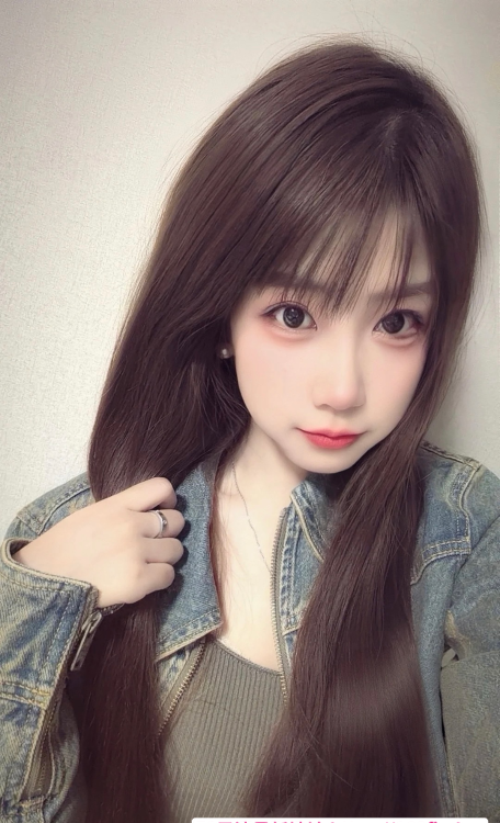 金水风骚性感嫩妹