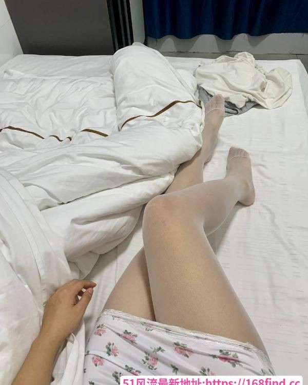 大胸服务型小妹